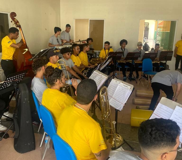 Lunes 24 de julio: Dentro del marco de las Fiestas Patronales Santiago Apóstol “El Mayor”, se realizó una presentación y conversatorio de la Big Band Jazz Simón Bolívar para profesores y estudiantes del ICA.